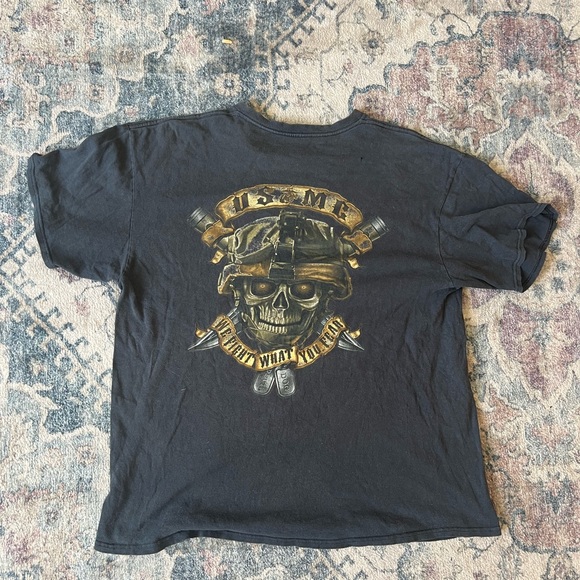 Black Ink Design Short Sleeve Crewneck T Shirt - Picture 1 of 8